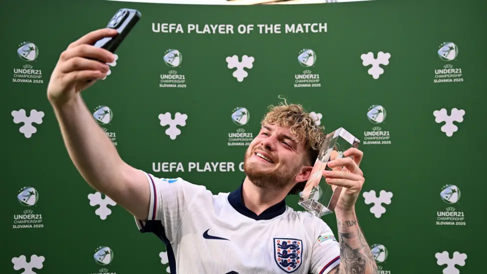 Elliott is England's 'man for the moment' amid uncertain Liverpool future